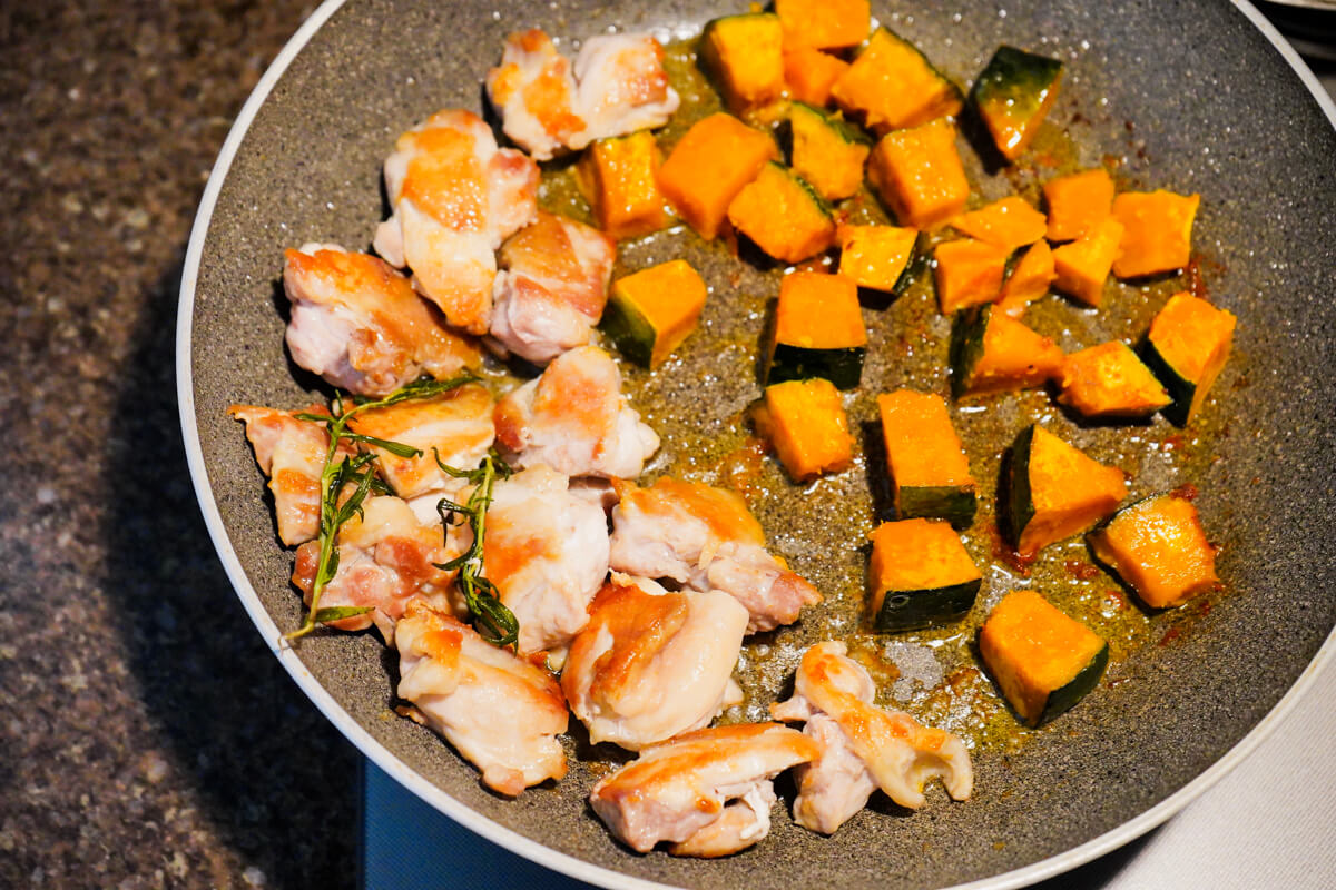 65 ハロウィン 鶏ももコンフィとかぼちゃ Boniq ボニーク 公式低温調理レシピサイト